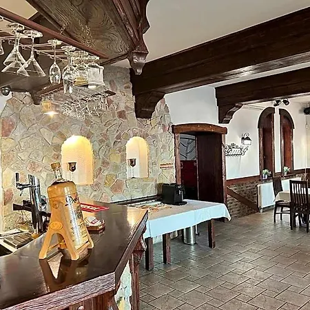 Bachus Mini-hôtel 2*