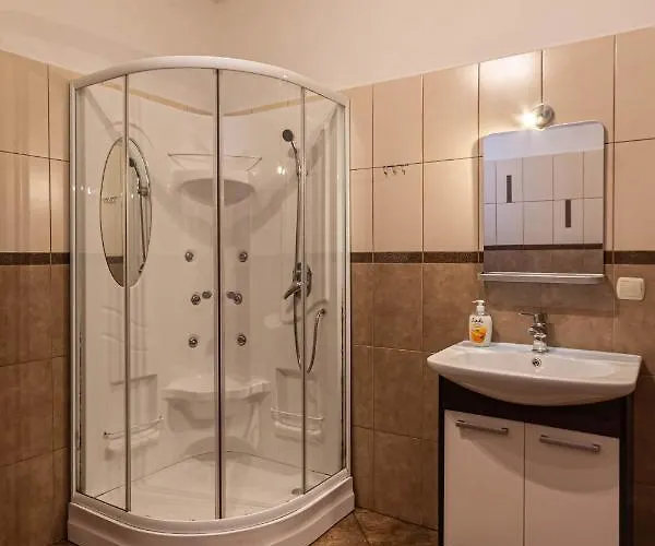 Bachus 2* Dabrowa Gornicza